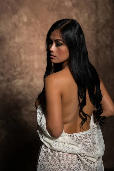 Filipina Beyazlar içindeki