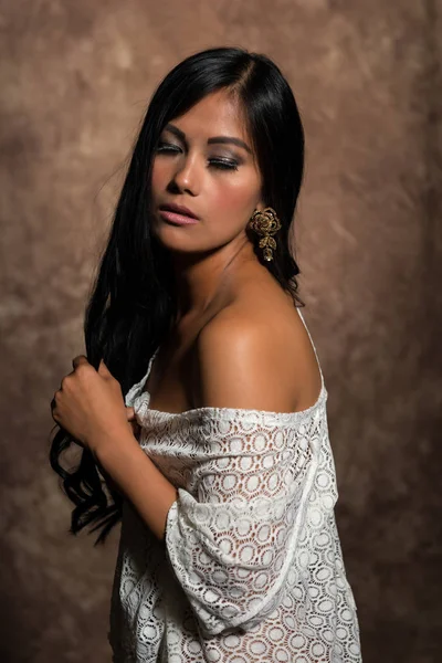 Filipina Beyazlar içindeki