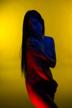 Filipina mavi ve kırmızı