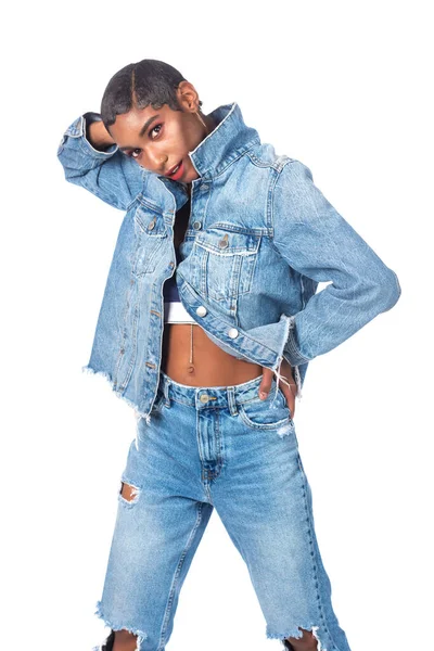 Schlanke Junge Afroamerikanerin Notleidenden Jeans — Stockfoto