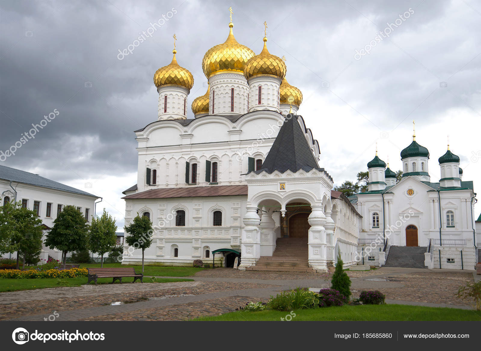 Храм В Городе Фото