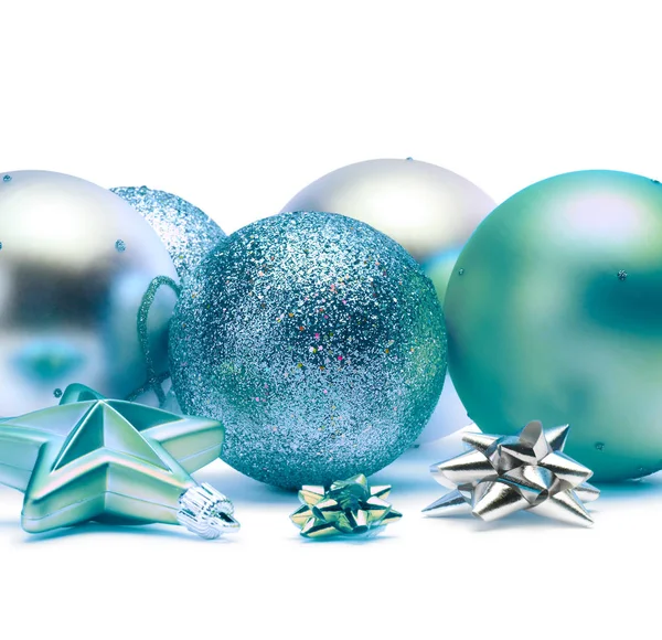 Turquoise en zilveren kerstballen — Stockfoto