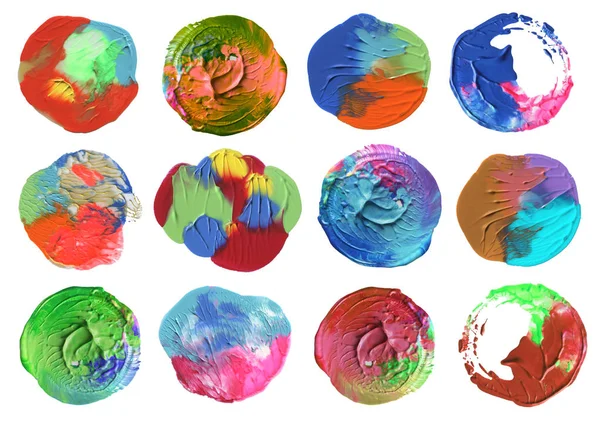 Arka plan daire akrilik ve suluboya boyalı. 