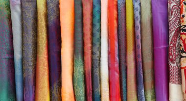 el yapımı kumaş farklı renkteki geleneksel Özbek