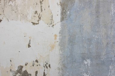 duvar - yarısı beyaz, yarım açık mavi ile lekeleri, çizikler ve çatlaklar, doku