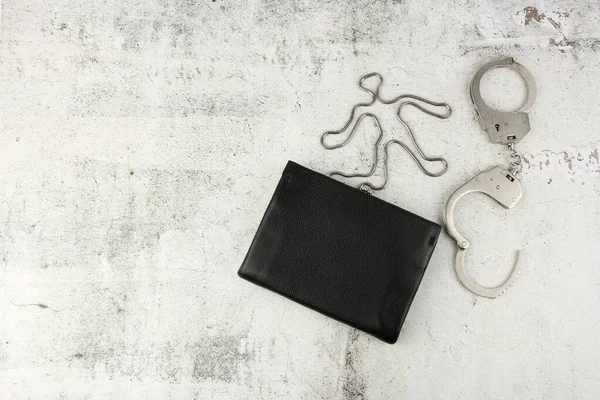 검은 핸드백, 사람 과 수갑의 실루엣, 살인이나 절 도 범죄 수사의 개념 — 스톡 사진