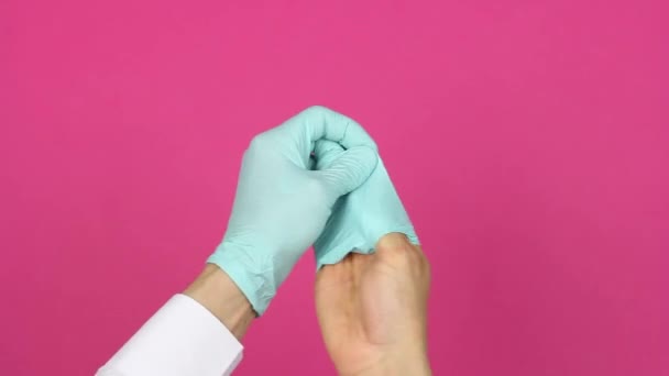 Mãos Humanas Remove Luvas Médicas Azuis Jogá Lixo Visão Primeira — Vídeo de Stock