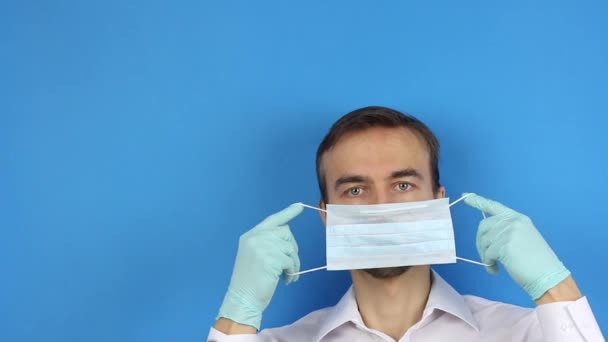 Frontaal Zicht Het Gezicht Van Man Medisch Masker Preventie Bescherming — Stockvideo