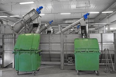 Su ya da atık su arıtma tesisleri içeride ya da içeride, kaba ya da büyük parçacık filtresi, atık ya da çöp için yeşil kaplar