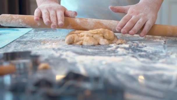 Child rolling dough — Stock Video