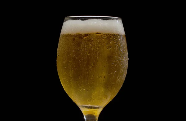 Close Beer Misted Transparent Glass Black Background Froth Beer Bubbles — Stock Photo, Image
