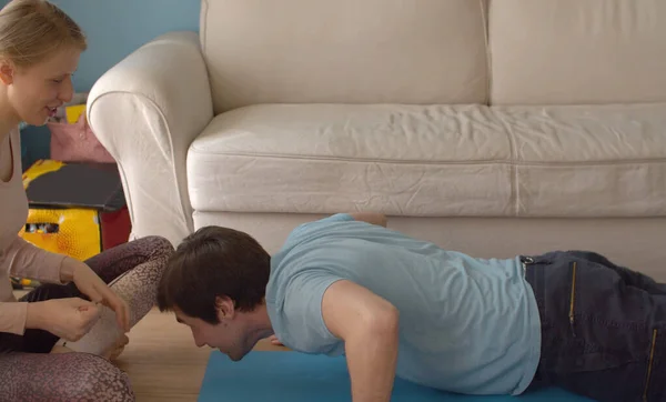 Young Cheerful Family Spends Time Home Husband Does Push Ups — Stock Photo, Image