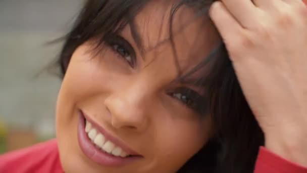 Portrait of beautiful brunette woman — Stock Video