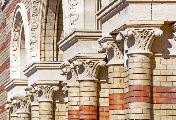 Catedral zestawy kolumn — Zdjęcie stockowe
