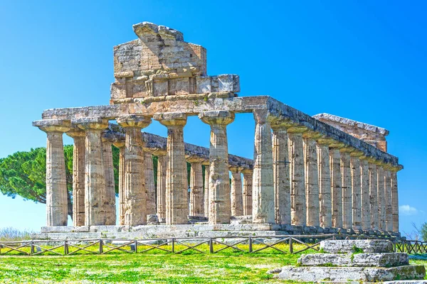 Greek temple of Athena, Paestum, Italy — Stock Photo, Image