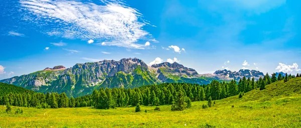 Dolomiti di Brenta, Italia — Foto Stock