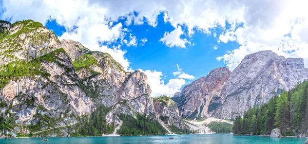 Braies Lake in Dolomitea mountains, Italy — Stock Photo, Image