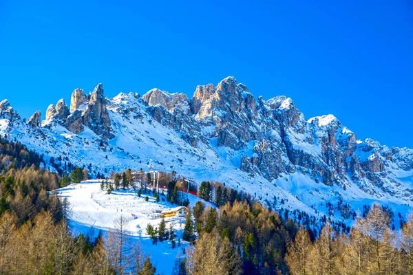 Montagna dolomitica al tramonto — Foto Stock