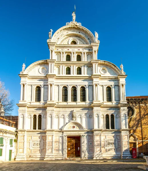 ヴェネツィア イタリア サンザッカリア教会は ヴェネツィアの中心部に15世紀の旧修道院教会です — ストック写真
