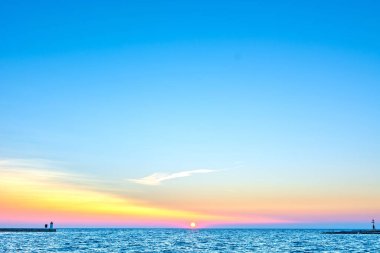 Hırvatistan 'ın İstria Yarımadası' ndaki Porec kasabasında Adriyatik deniz batımı