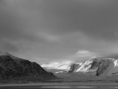 Kutup fiyort buz olmadan