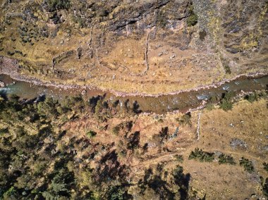 And Dağları, Peru 'daki nehrin havadan görünüşü