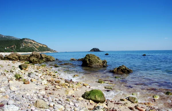 Praia perto de arrabida natural park, setubal, Portugal — Fotografia de Stock