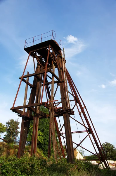 Iron tower of the old mine — Stock Photo, Image