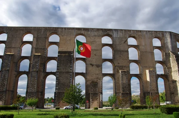 Aqueduto Amoreira em Elvas. Região do Alentejo. Portugal — Fotografia de Stock