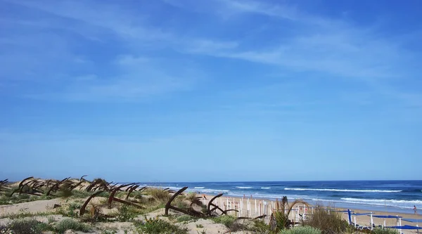 Algarve, 포르투갈, 타비라의 해변에 앵커 — 스톡 사진