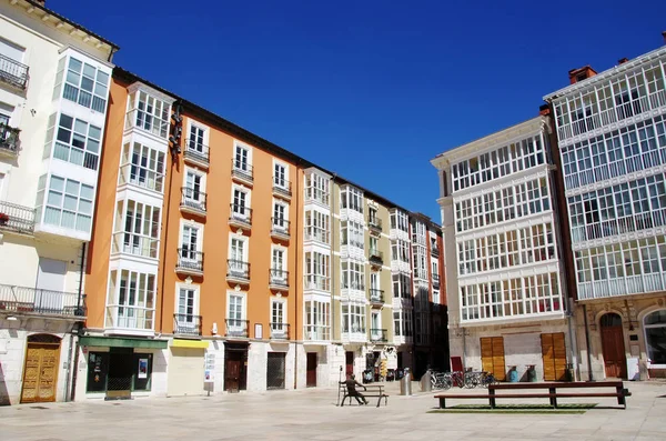 Utsidan av historiska byggnader, fyrkantig ofburgos, Spanien — Stockfoto