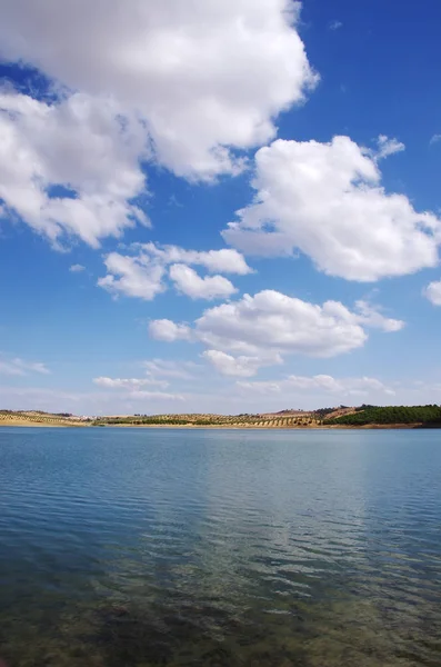 Landschap van alqueva lake, ten zuiden van portugal — Stockfoto