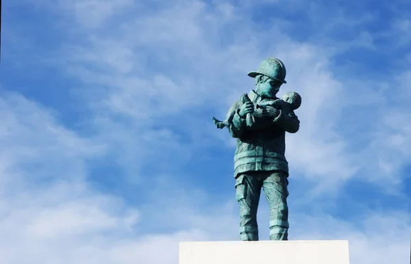 Shot of firefighter statue in Portugal, Reguengos Monsaraz, Alen — Stock Photo, Image