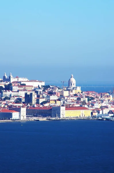 Oglądane z rzeki Tag (Tejo). Lizbona, Portugalia — Zdjęcie stockowe