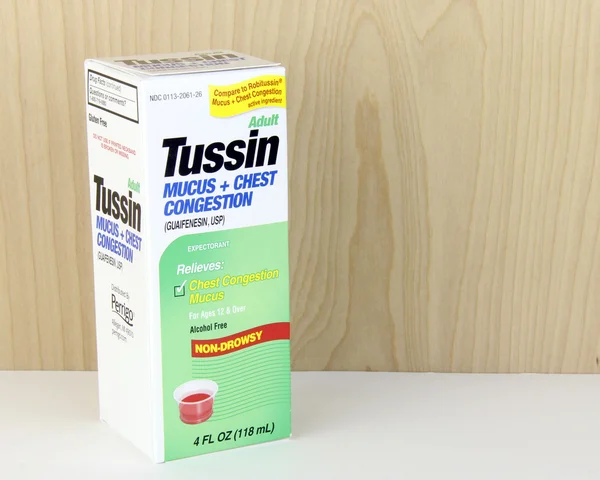 Garrafa de Tussin Xarope de tosse — Fotografia de Stock