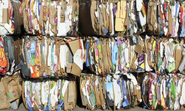 Geri dönüşümlü karton arka plan balya