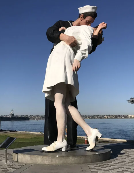 Unconditional Surrender Statue — Stock Photo, Image