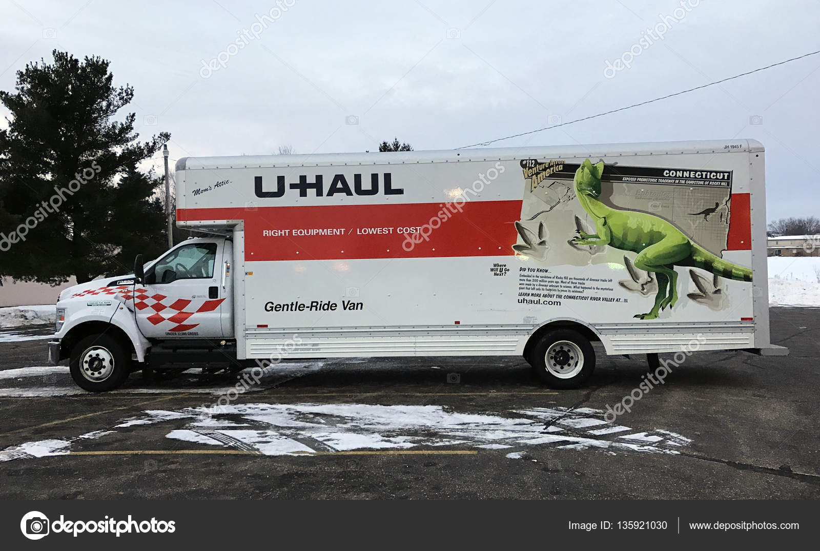 U Haul Truck In A Parking Lot Stock Editorial Photo C Dcwcreations 135921030
