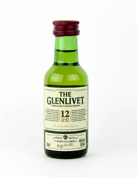 Mini bottle of Glenlivet 12 year Scotch — Stock Photo, Image