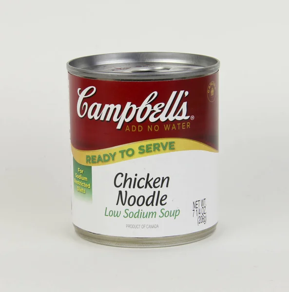 Can of Cambell's low sodium Chicken Soup — Stock Photo, Image