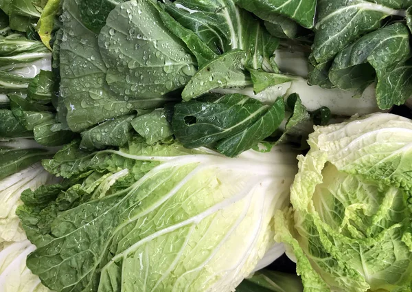 Frischer Salat macht ein Blatt Gemüse Hintergrund — Stockfoto