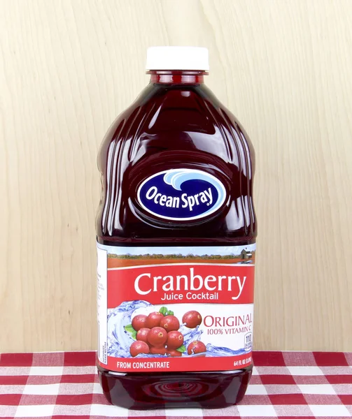 Garrafa de suco de cranberry de pulverização oceânica — Fotografia de Stock