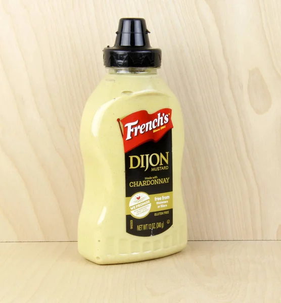 瓶的法国的第戎芥末与霞多丽 — 图库照片