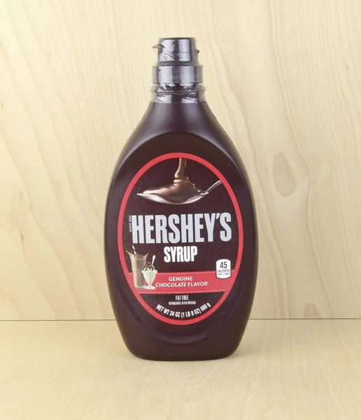瓶 Hershey 巧克力糖浆 — 图库照片