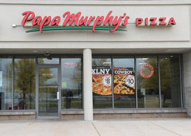 Baba Murphy'nin Pizza işaretini bir mağazası