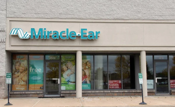 Miracle-Ear Sign on a Building Storefront — Stock Photo, Image