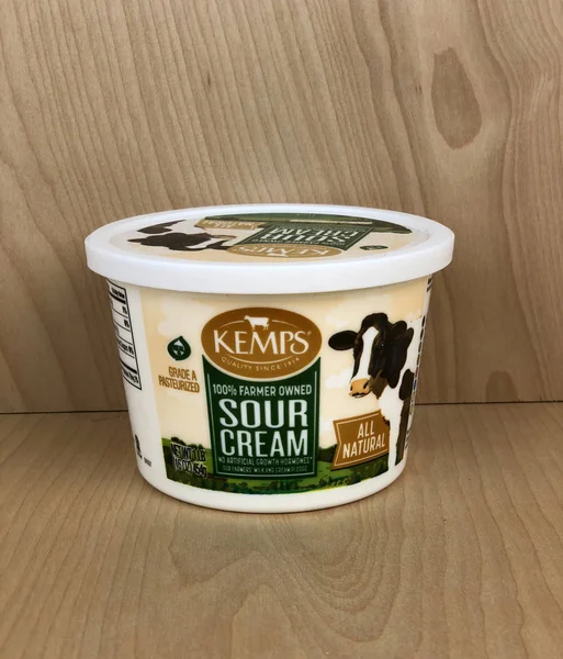 Contenedor de crema agria Kemps — Foto de Stock