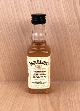 Mini şişe Jack Daniel's Tennesee tatlım viski