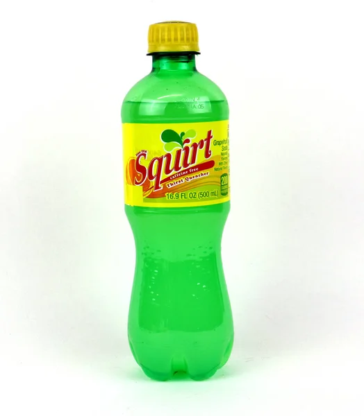 Flasche spritzt Softdrink — Stockfoto