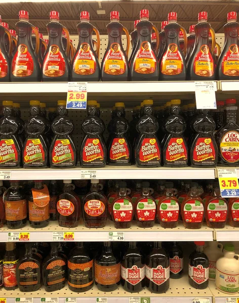 Several types of Syrup bottles — 图库照片